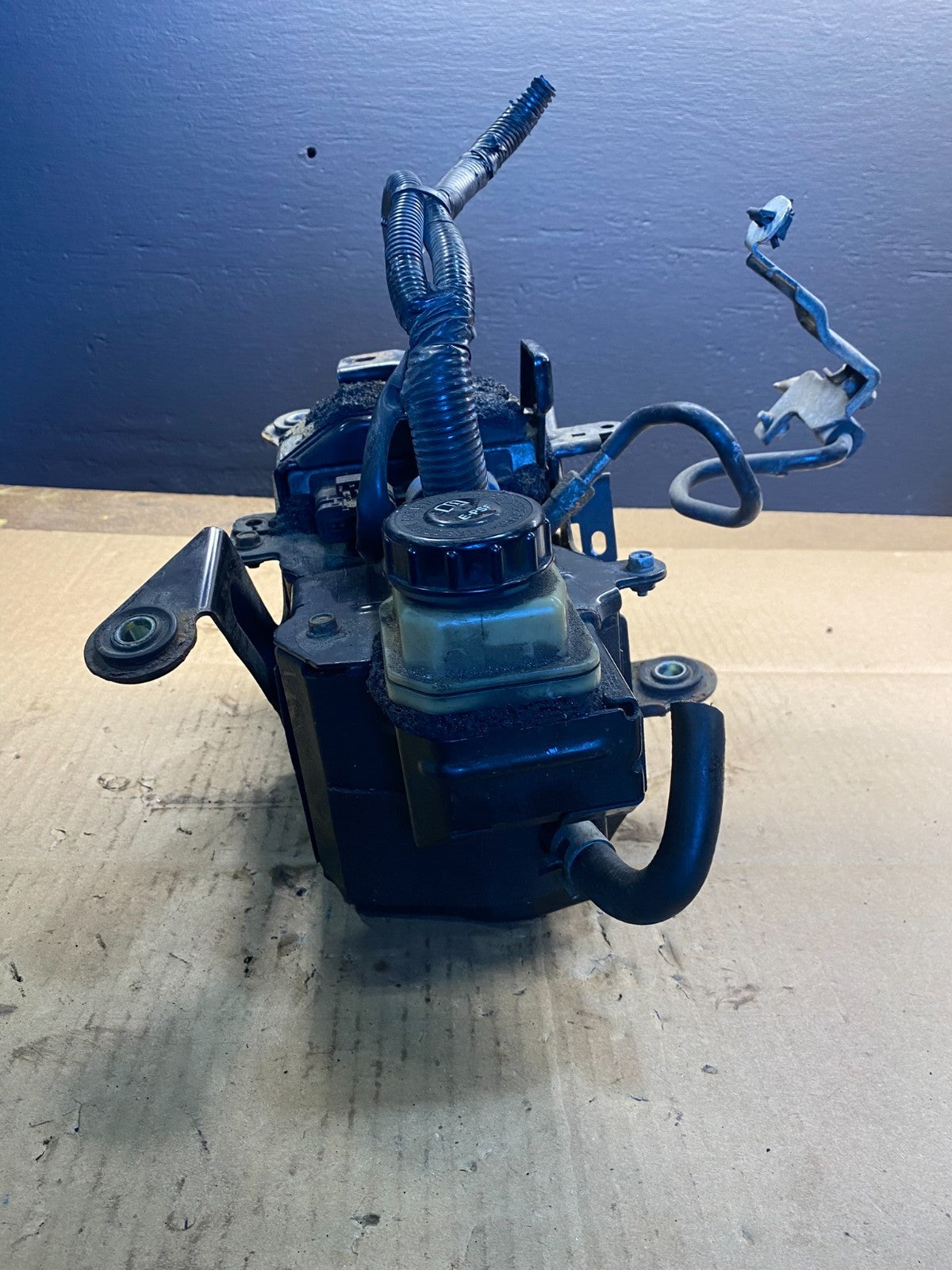 2011 - 2017 Nissan Quest Power Steering Pump Motor Unit OEM AB41254
