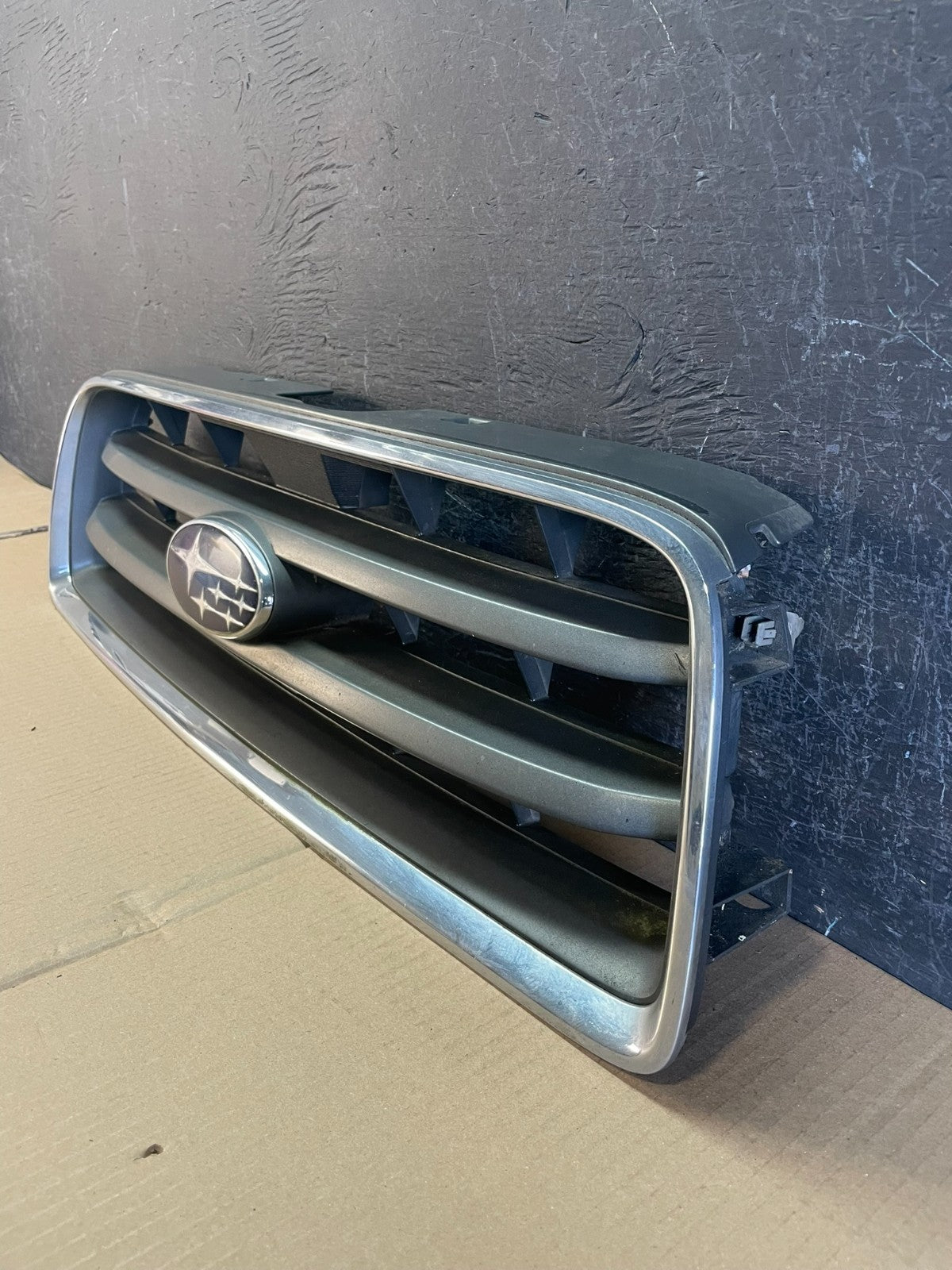 2003 to 2005 Subaru Forester Front Upper Grill Grille AE3490 DG1
