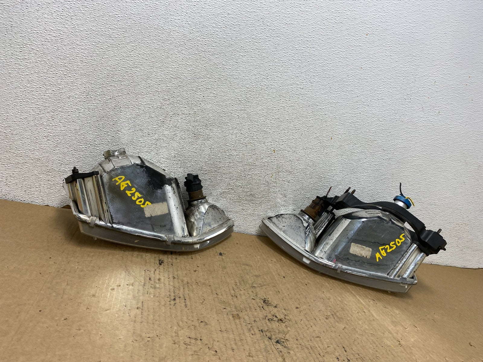 2001 to 2002 Nissan Quest Left+Right Side Halogen Headlights AG2505 DW10