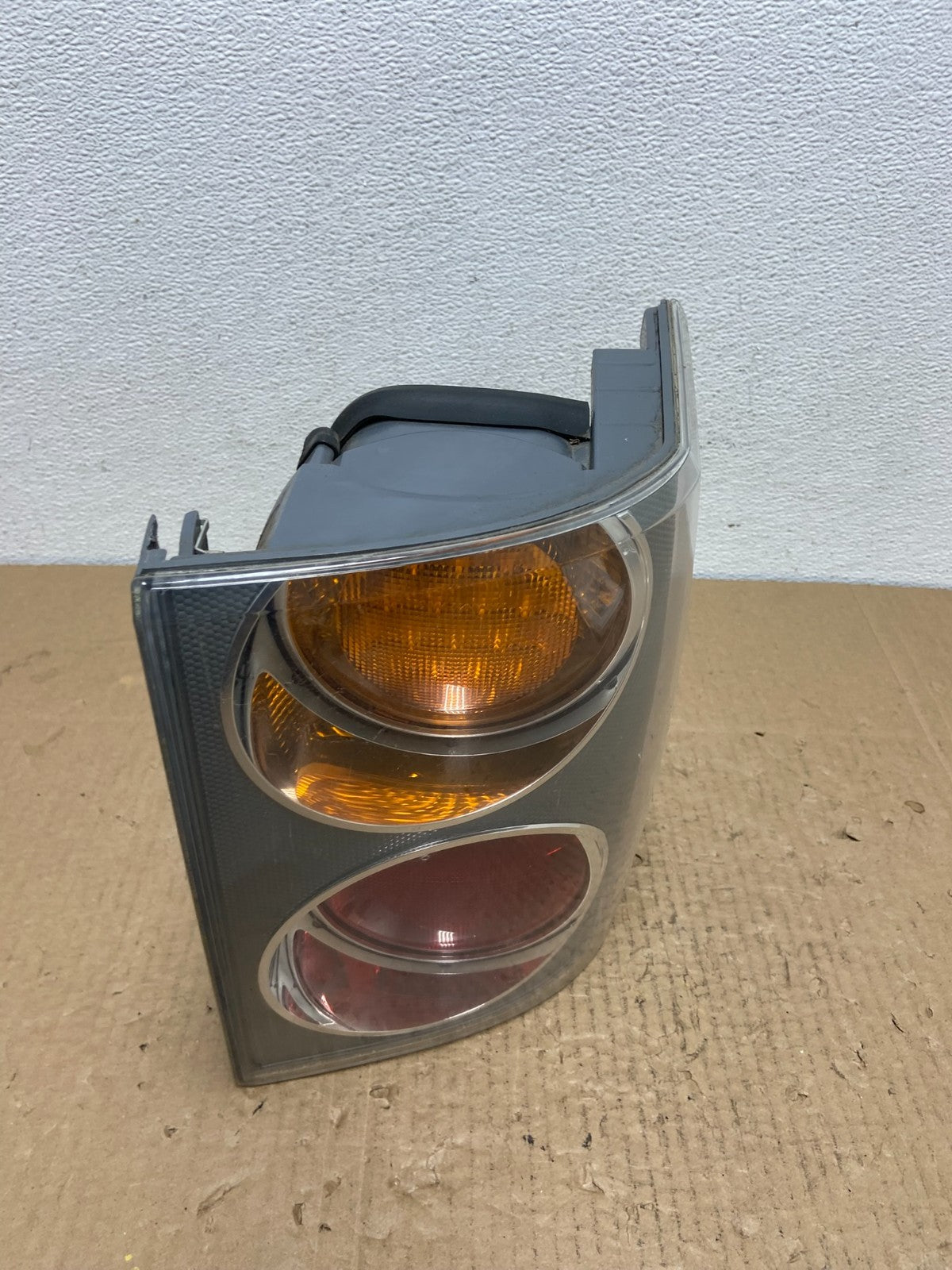 2003-2005 Land Rover Range Rover L322 Right Passenger Tail Light AC5534 DG2