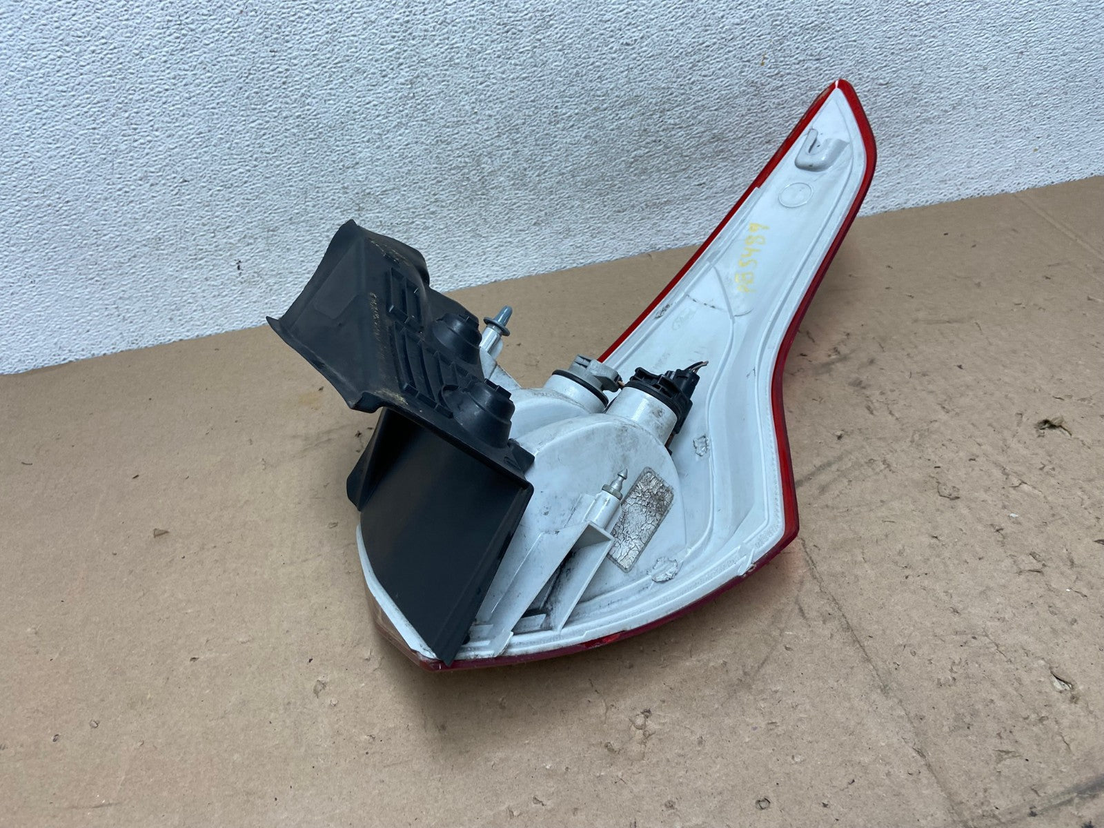 2013 to 2016 Ford Escape Left Driver LH Side Tail Light AG5489 LK5
