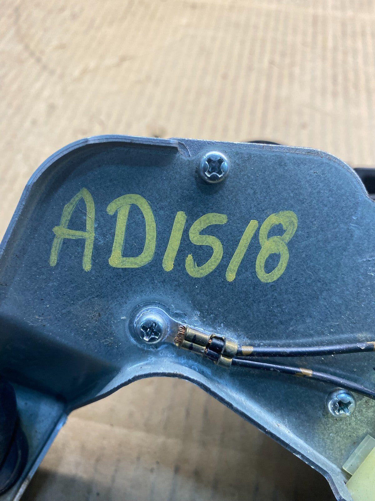 2005 to 2009 Subaru Legacy Outback Rear Windshield Wiper Motor ad1518 DG6