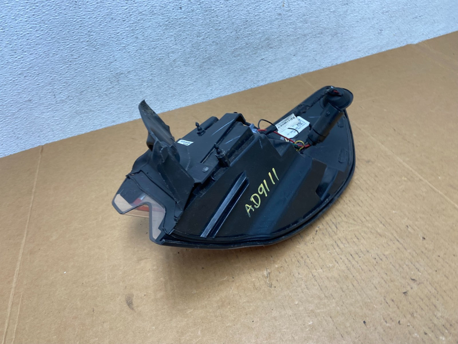 2020 2021 2022 Ford Escape Left Driver LH Tail Light ad9111 DG5