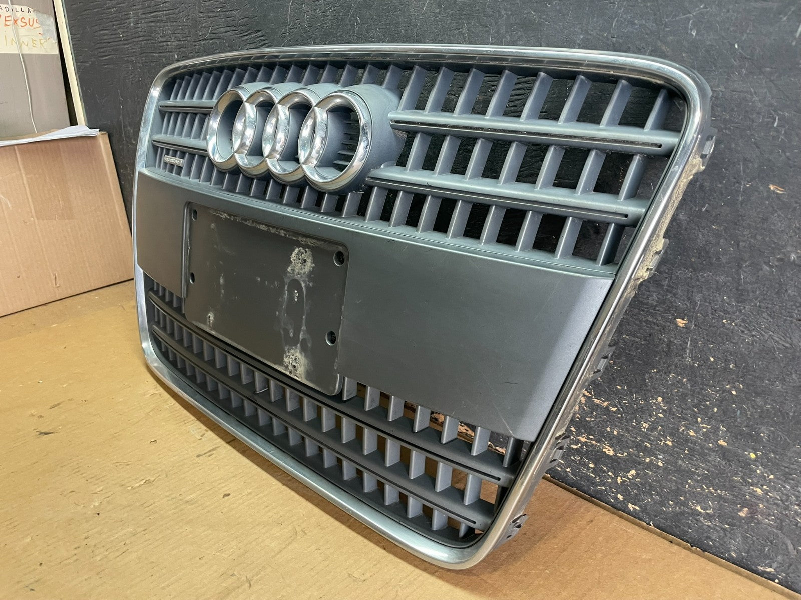 2007 2008 2009 Audi Q7 Front Upper Grill Grille  OEM AA2278 DG2