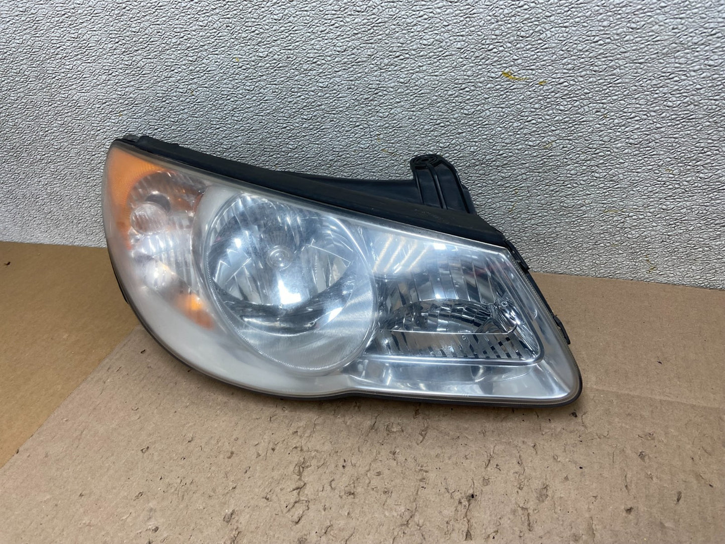 2007 2008 2009 2010 Hyundai Elantra Right Passenger Side Headlight OEM Z6434 DW1