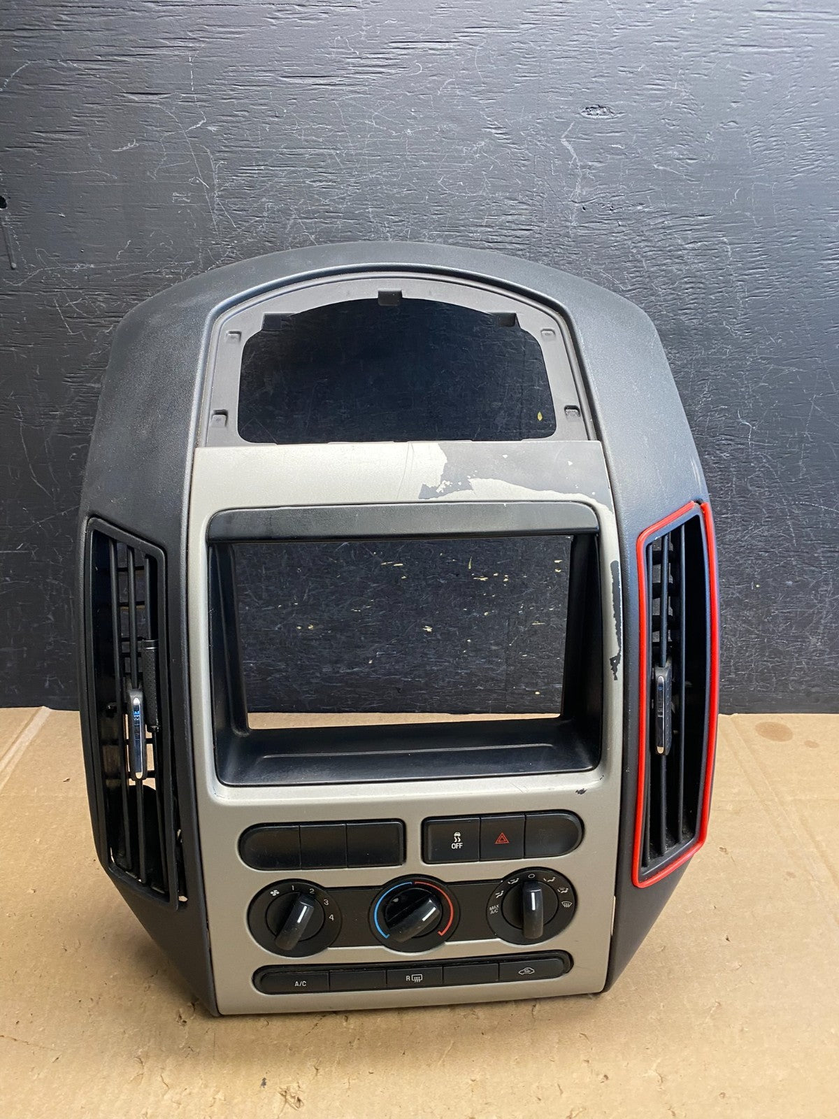 2007 - 2010 Ford Edge Heater Climate Control Radio Control Dash Bezel aj1366 DG0