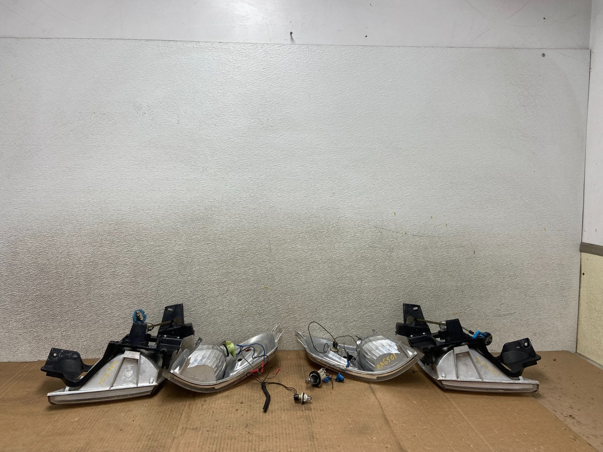 1997-2005 Pontiac Montana / Venture Left+Right Set Headlight Turn Sgn AA6501 DG5