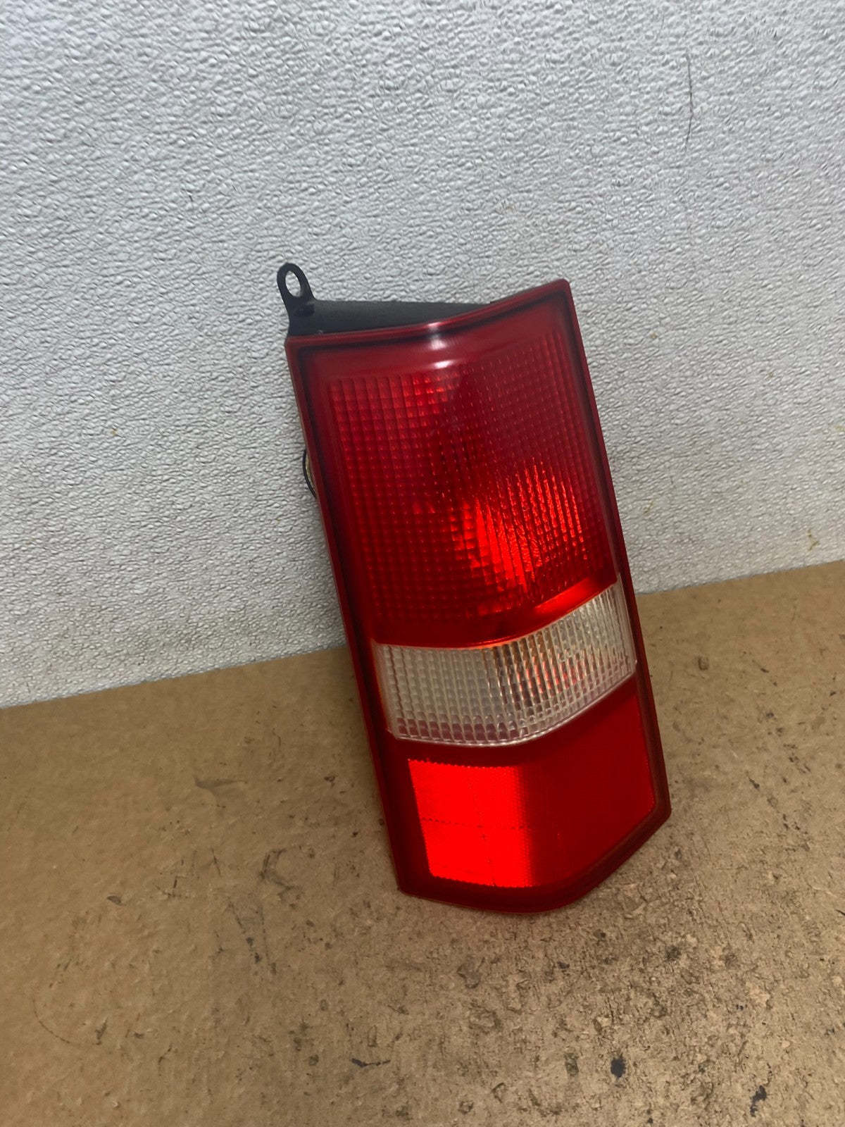 2003 to 2017 Chevrolet Express 1500 Left Driver Side Tail Light Oem T1105 DW2