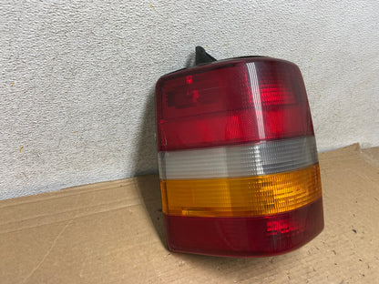 1993-1998 Jeep Grand Cherokee ZJ Left Driver Side Tail Light AH8544 LK1