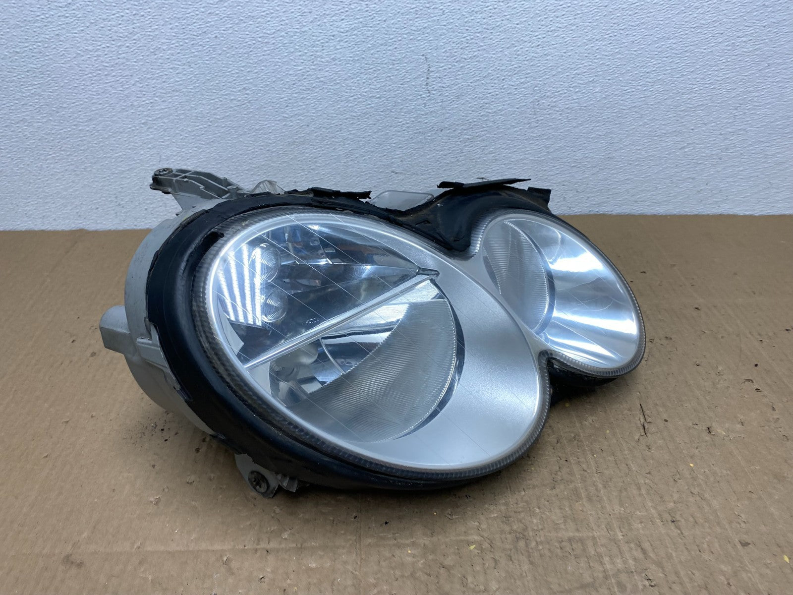 2003-2005 Mercedes Benz W209 CLK Right Passenger Halogen Headlight AC0108 DW2