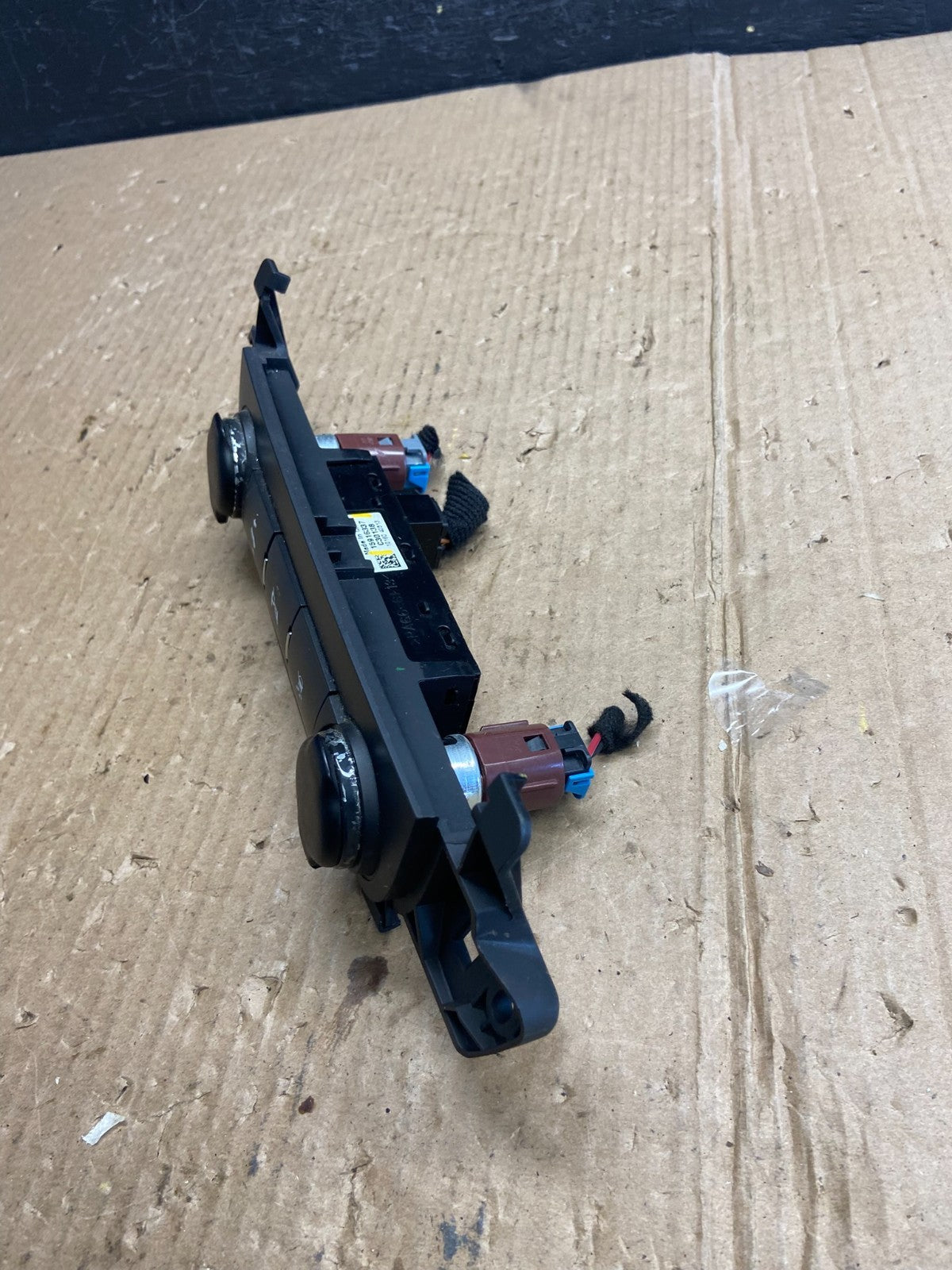 2007 - 2014 Chevrolet Tahoe Yukon Pedal Traction Control Switch ae4052 DG2
