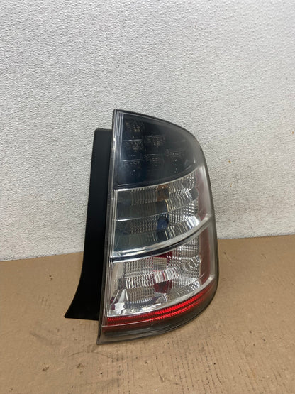 2004 - 2005 Toyota Prius Right Passenger Side Rh Tail Light DEPO AF3142 LK2