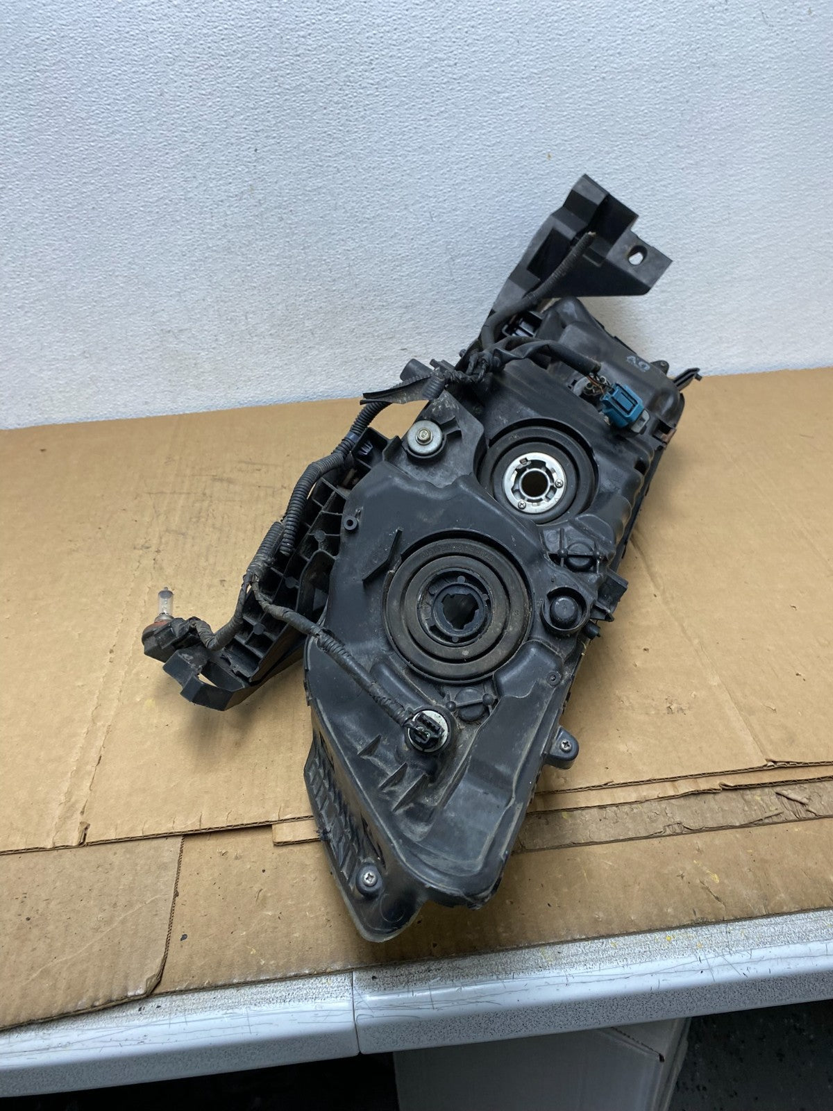 2010 - 2012 Honda Accord Crosstour Right Passenger RH Side Headlight AC8551 DW7