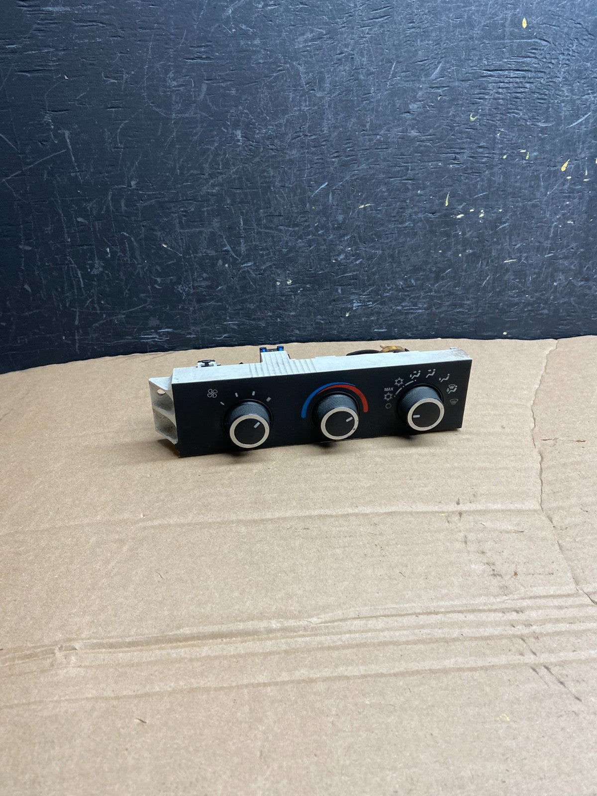 2008-2010 Chevrolet Express 1500 2500 3500 Climate Control Panel AF1839 DG0