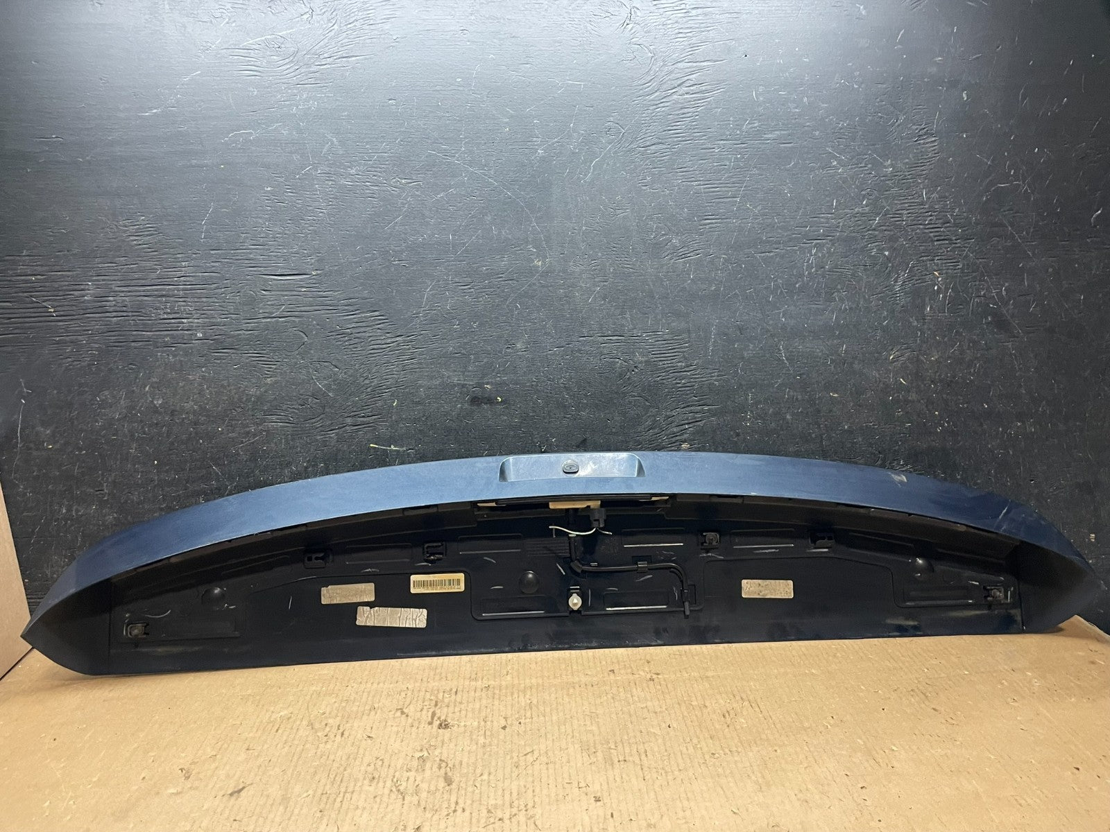 2009 to 2014 Volkswagen Routan Rear Spoiler OEM AA2435 DG10