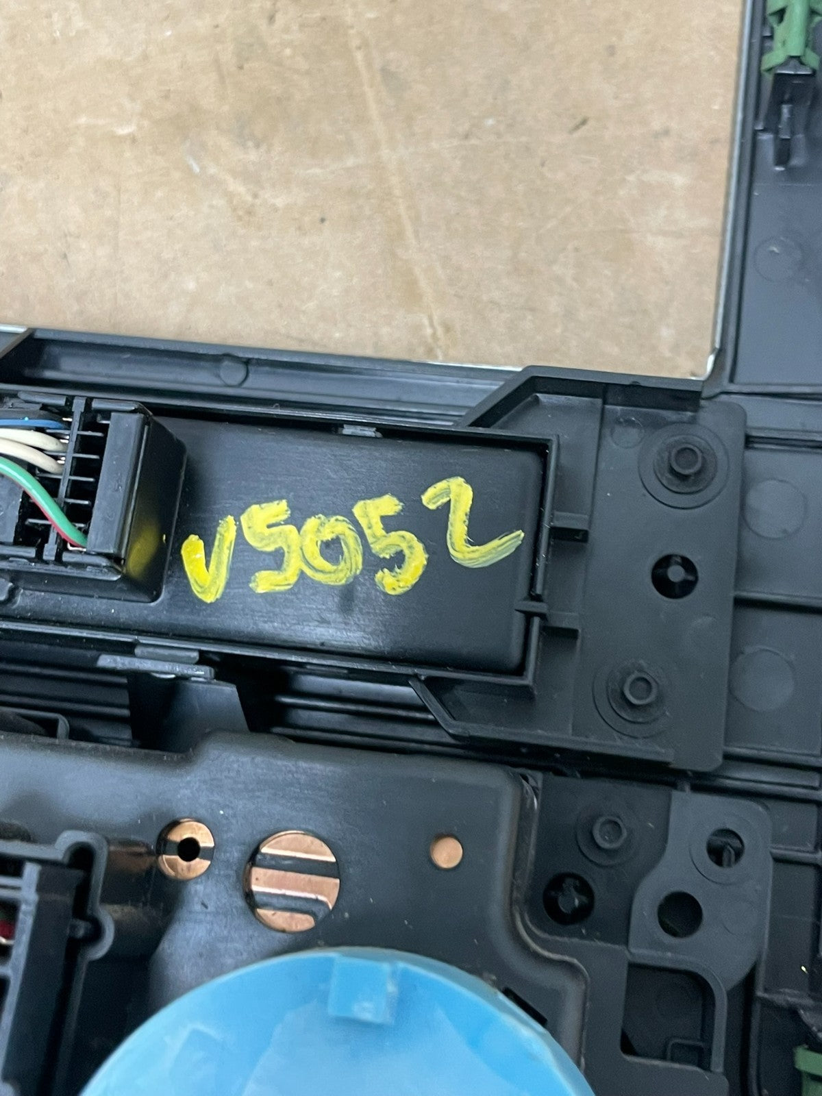 2008 2009 2010 Jeep Grand Cherokee A/C Climate Control Bezel V5052 DG7
