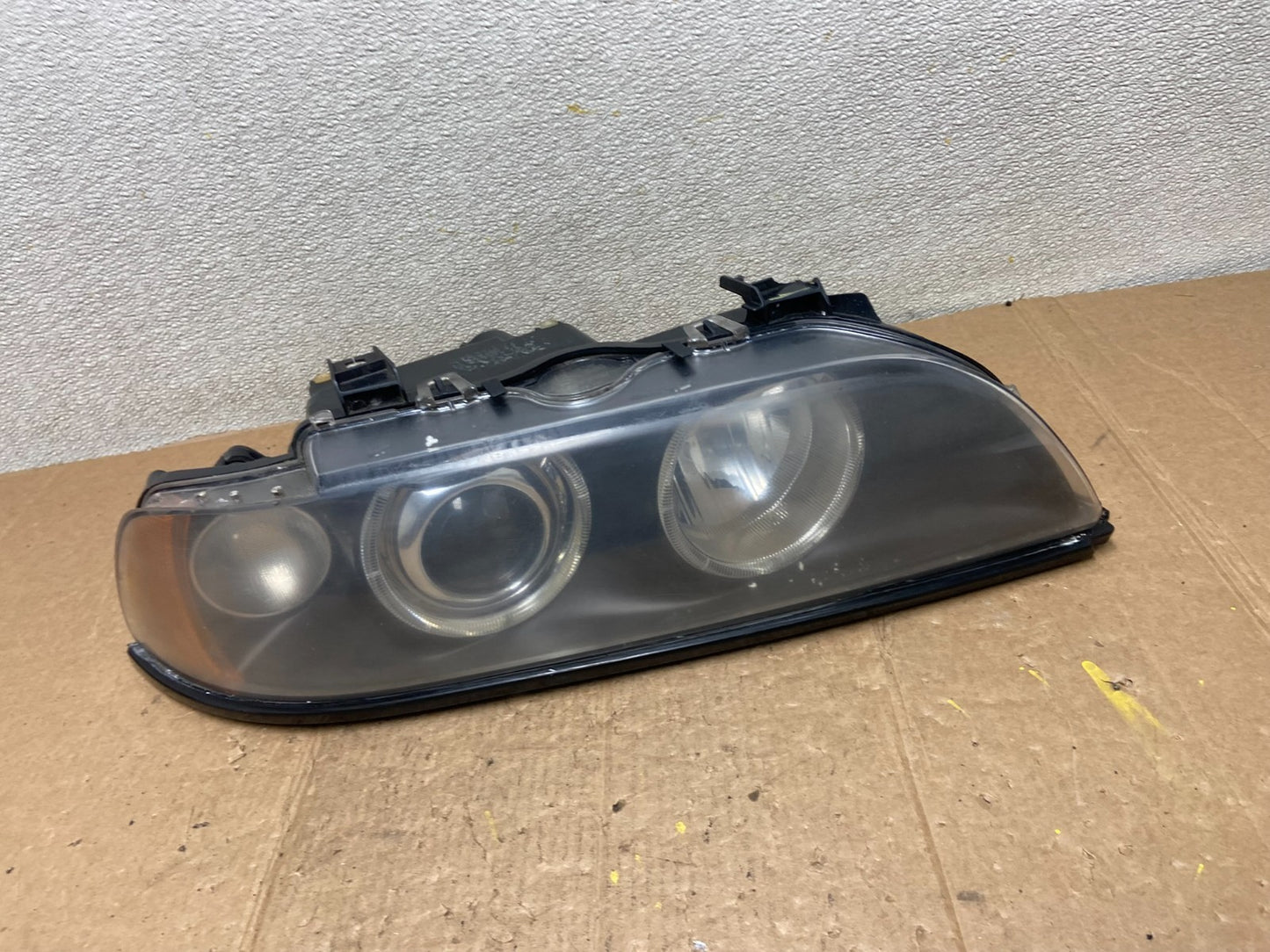 2001-2003 BMW E39 5 Series Right Passenger Side Halogen Headlight OEM AA24900