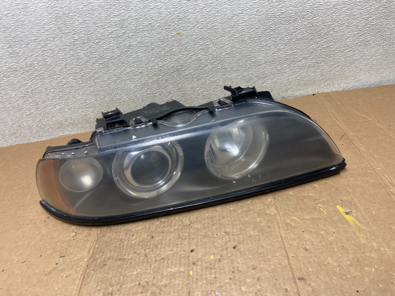 2001-2003 BMW E39 5 Series Right Passenger Side Halogen Headlight OEM AA24900