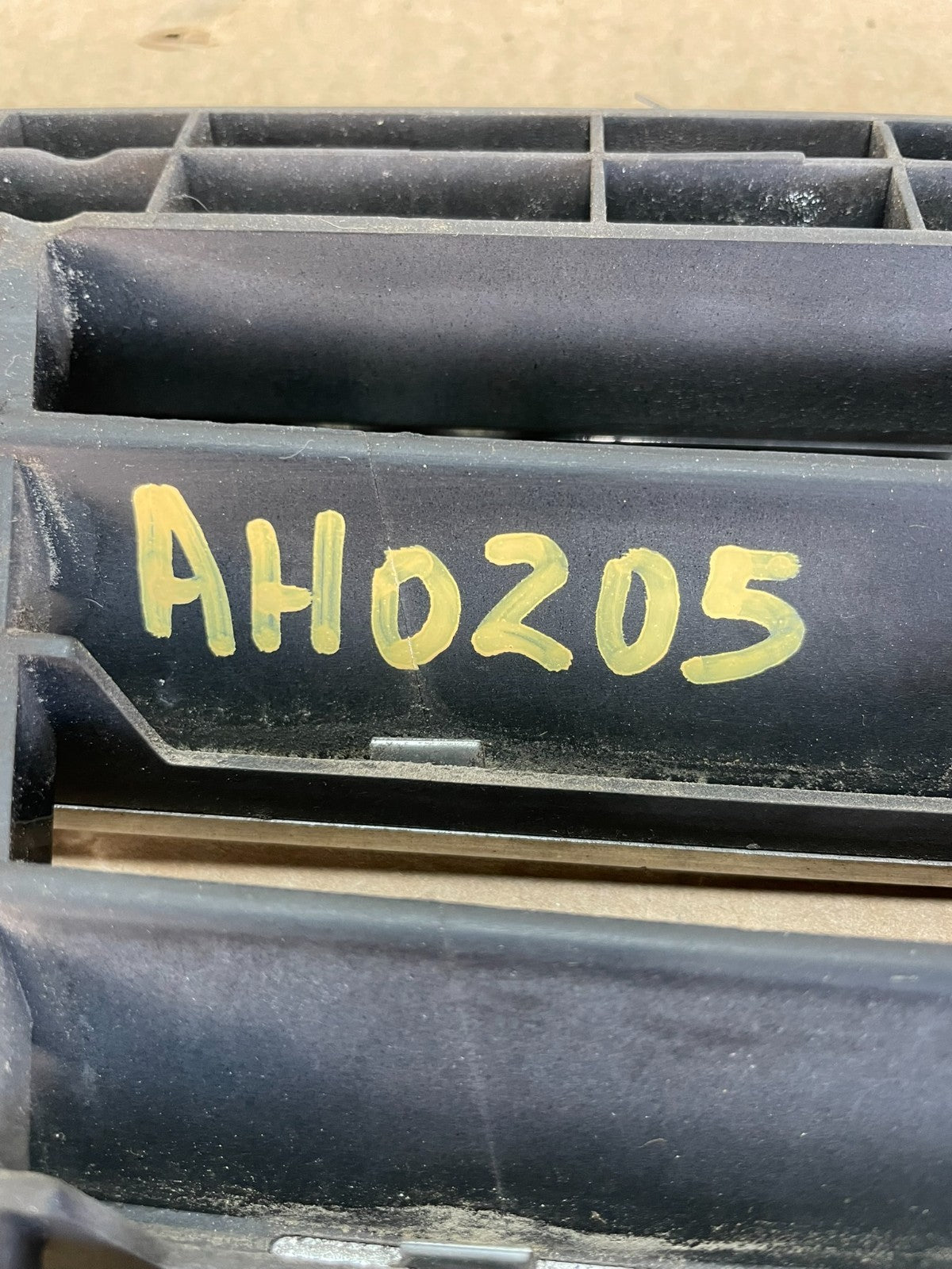 2003 to 2006 Mercedes Benz S-Class Front Grille AH0205 DG5