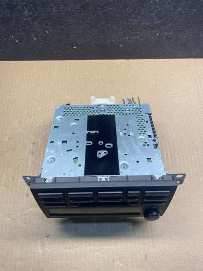 2003 - 2010 Lincoln Town Car AM/FM Radio CD Player ag3807 DG4