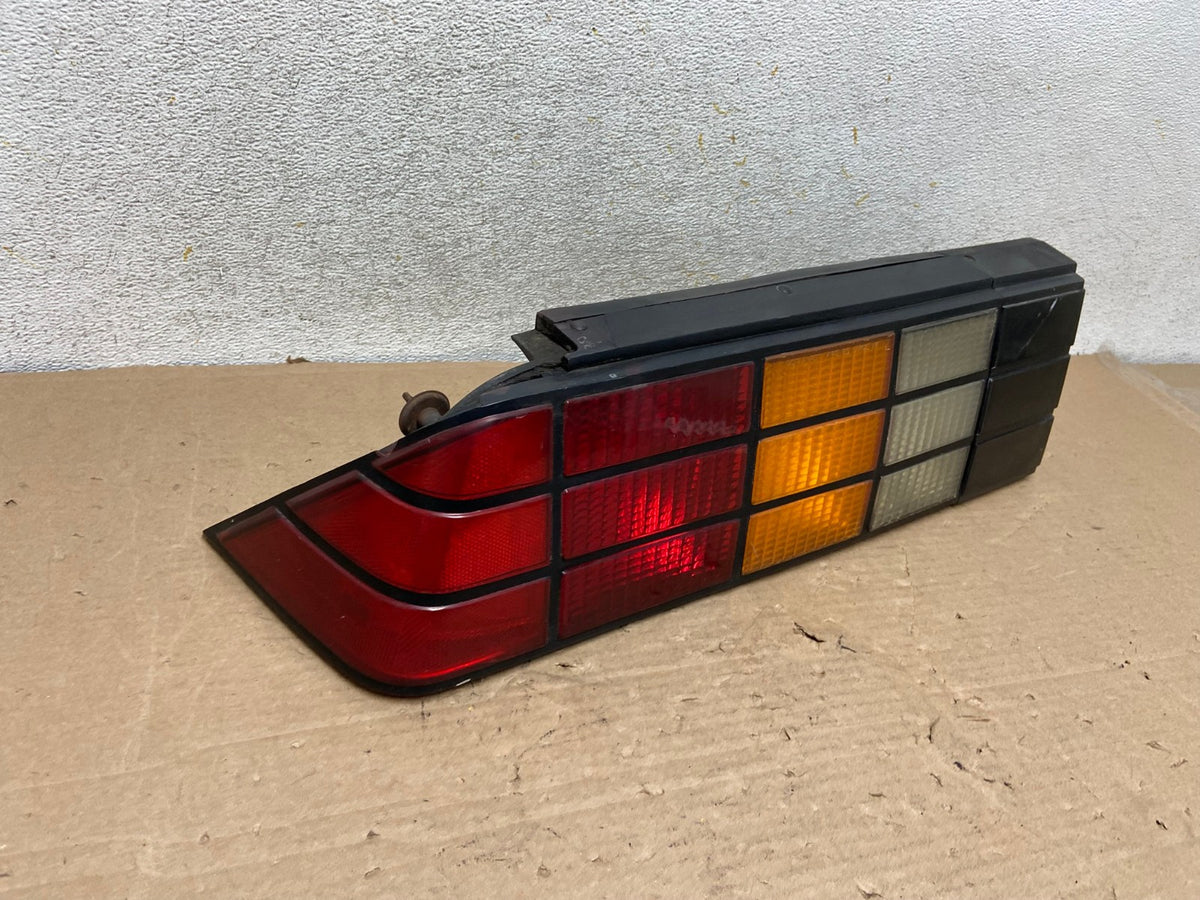1982 to 1992 Chevrolet Camaro Left Driver LH Side Tail Light AI0931 LK2