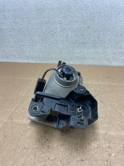 1996 to 1998 Mazda MPV Right Passenger RH Headlight OEM Y8829 DW6