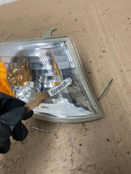 2001-2002 Toyota Corolla Right Passenger Turn Signal/Marker Light AG5461 DW3