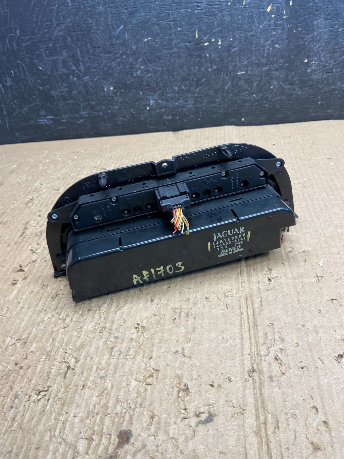 1998 to 2003 Jaguar XJ8 Climate Control Heater A/C Panel af1703 DG3