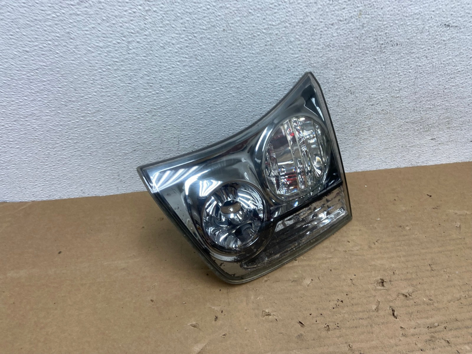 2004 to 2009 Lexus Rx350 RX330 Right Passenger Inner Tail Light AD3949 LK2
