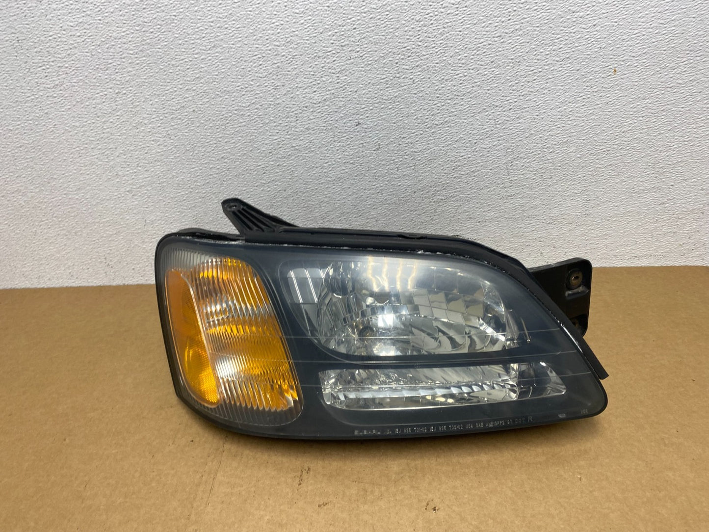2001 to 2004 Subaru Legacy Outback Right Passenger Rh Headlight Oem AC1715 DW0