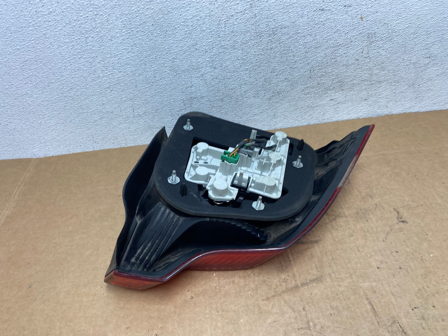 2004 to 2007 Volvo S40 Right Passenger RH Side Tail Light AD6217 LK5