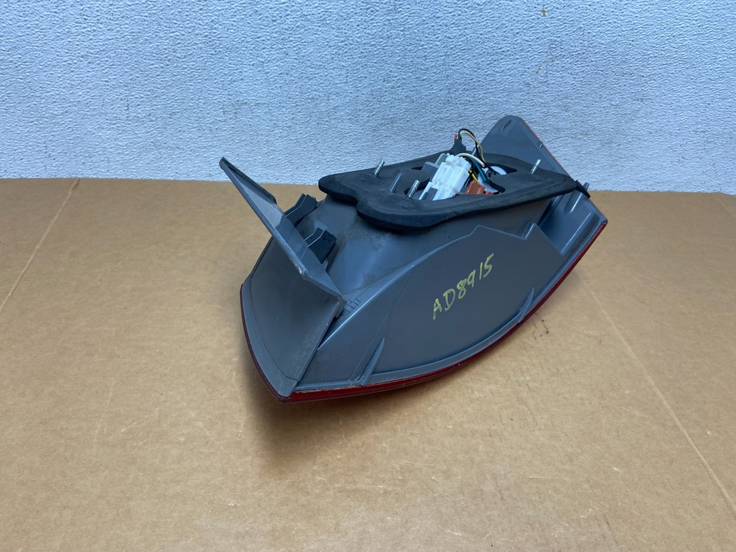 2009 to 2010 Hyundai Sonata Left Driver Lh Side Tail Light AD8915 DW4