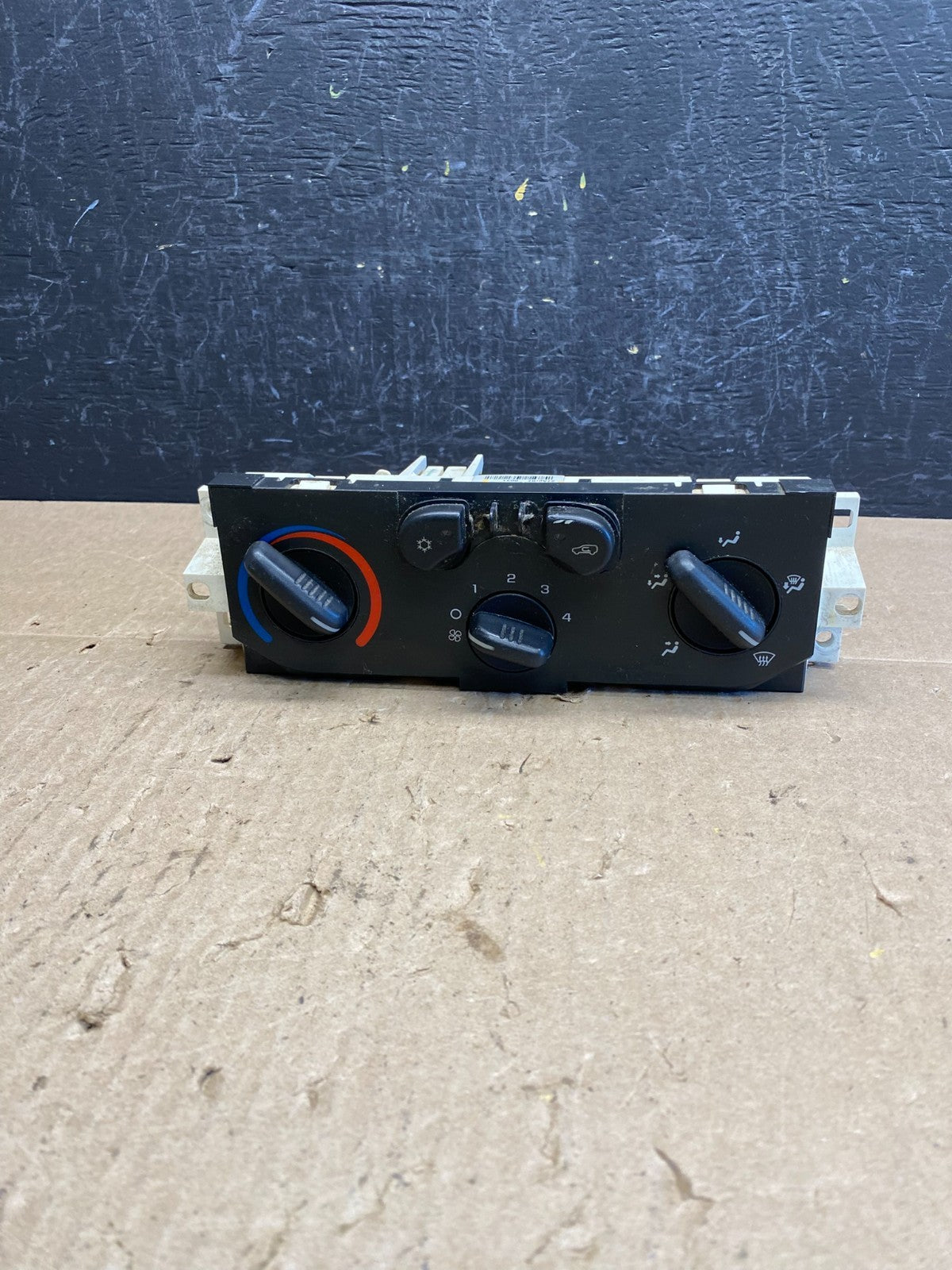 2004 to 2008 GMC Chevrolet Canyon Colorado Climate Control A/C Panel AC6692 DG0