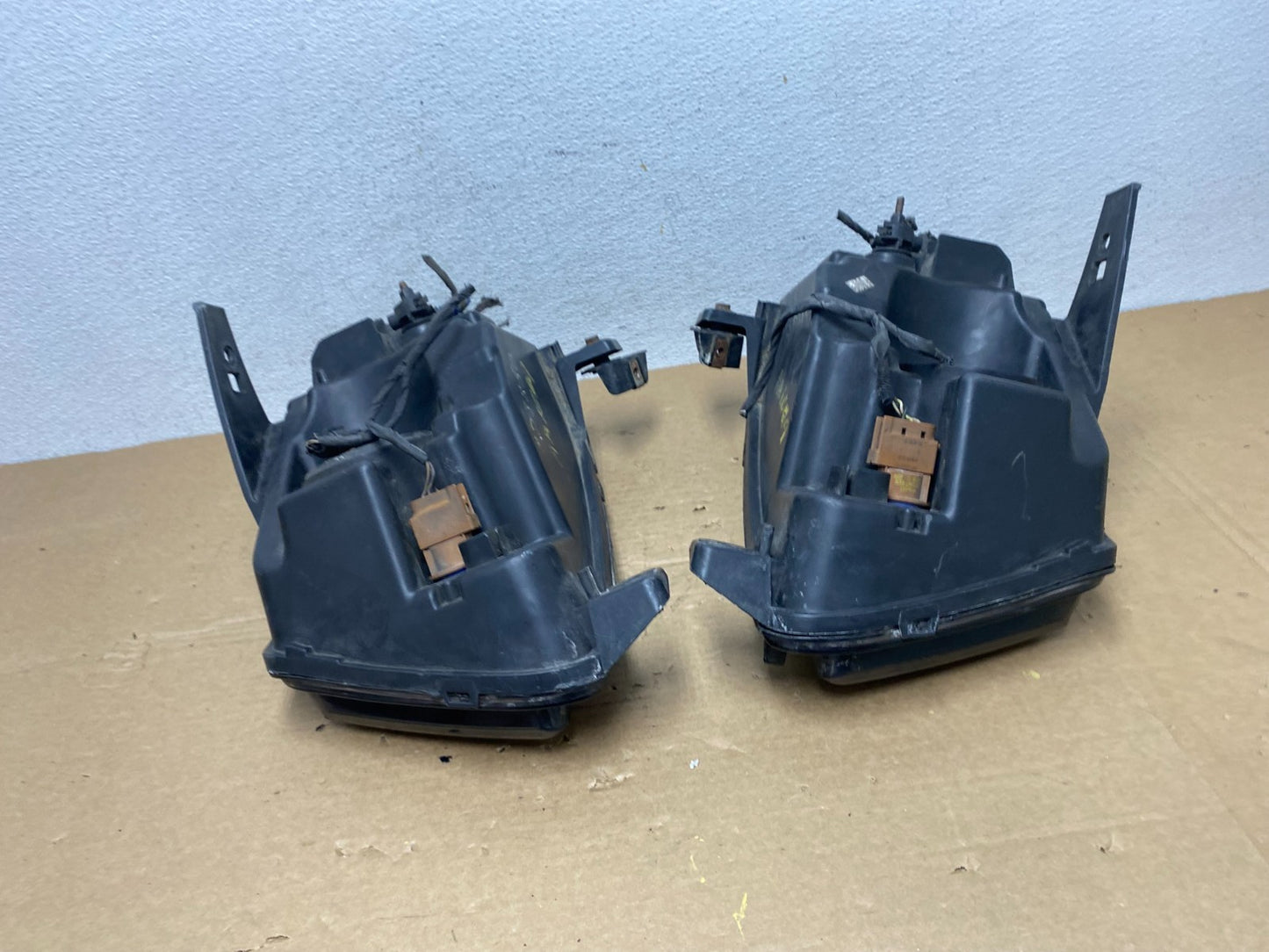 2011-2013 Jeep Grand Cherokee Left+Right Halogen Headlights AD3880 DW11