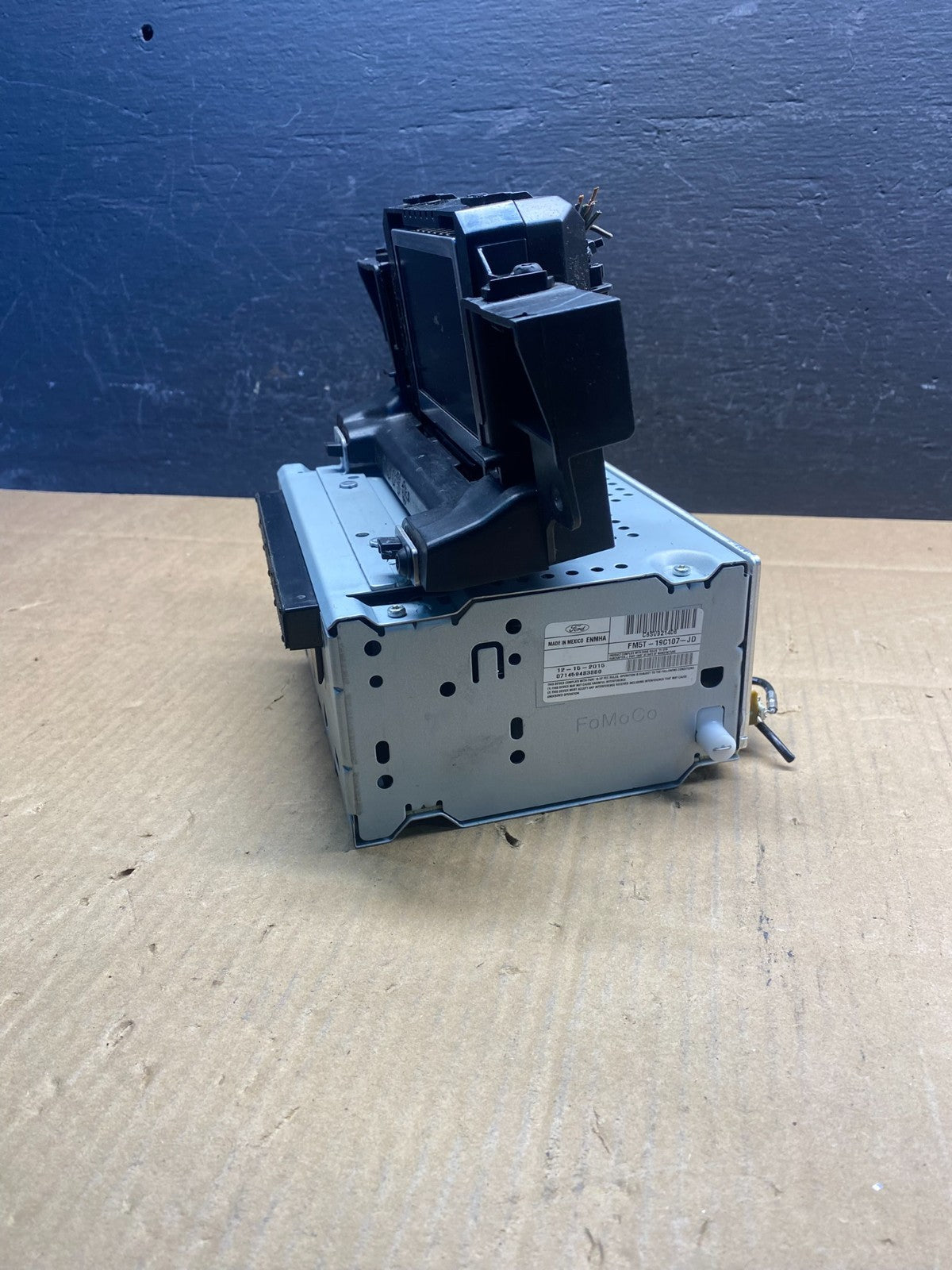 2015 2016 2017 Ford Focus Fusion Radio Screen Receiver AM FM CD MP3 AD1575 DG2