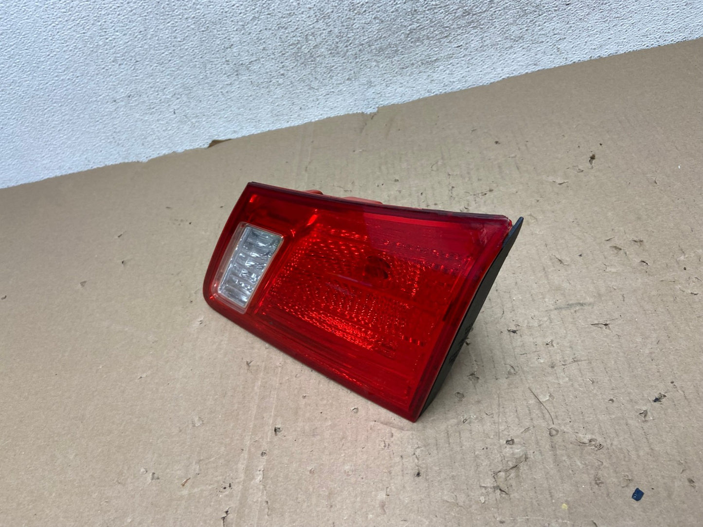 2007 2008 2009 Lexus Es350 Right Passenger RH Inner Tail Light AG6934 LK1