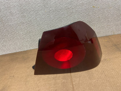 2000 to 2005 Chevrolet Impala Right Passenger Rh Side Tail Light OEM AA5305 DW0