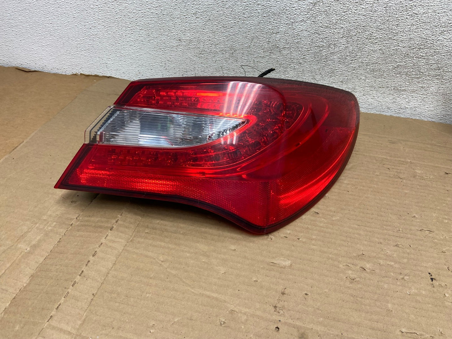 2011-2014 Chrysler 200 Sedan Right Passenger Side RH Tail Light AG8157 LK0