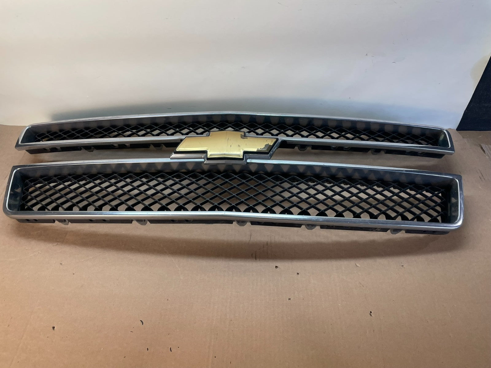 2007 to 2014 Chevrolet Avalanche Front Upper Lower Set Grill Grille AG1006 DG0
