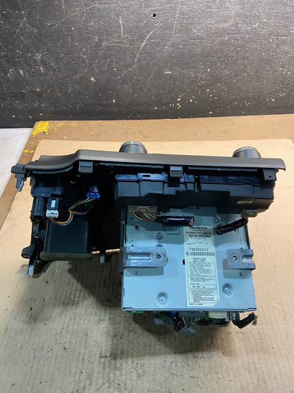2006 - 2011 Honda Civic Radio AM/FM Climate Control Air Vent Bezel Z4641  DG8