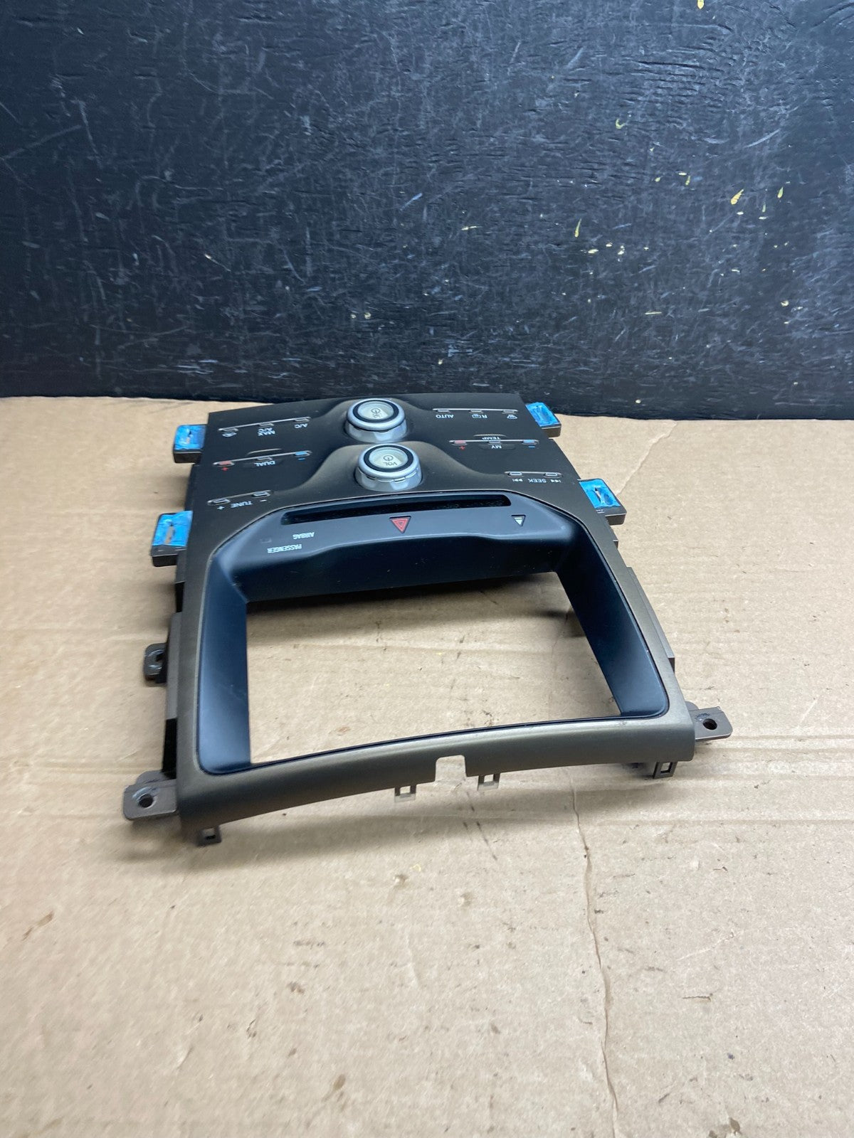 2011-2014 Ford Edge Heater Climate Control Radio CD Control Dash Bezel AF1904 DG2