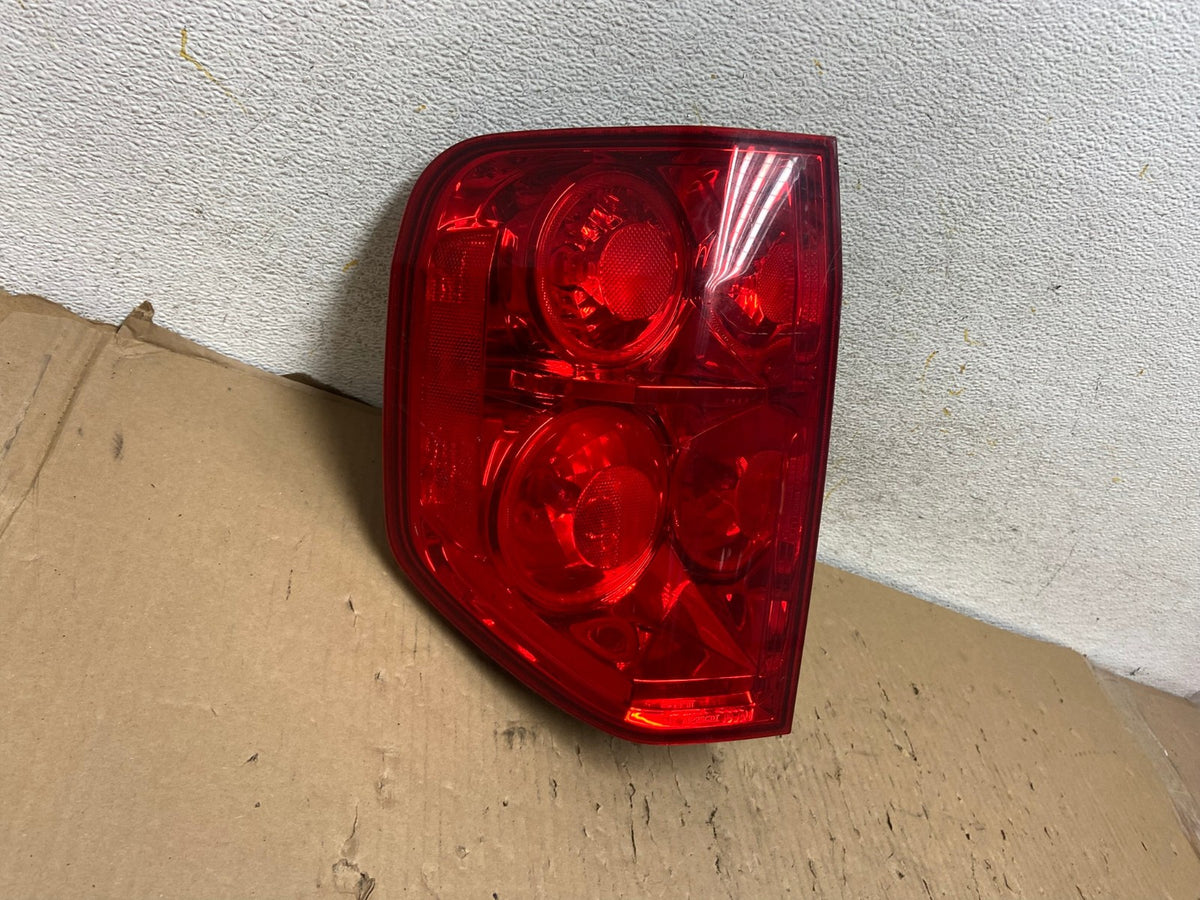 2003 2004 2005 Honda Pilot Left Driver LH Side Tail Light AH2890 LK0