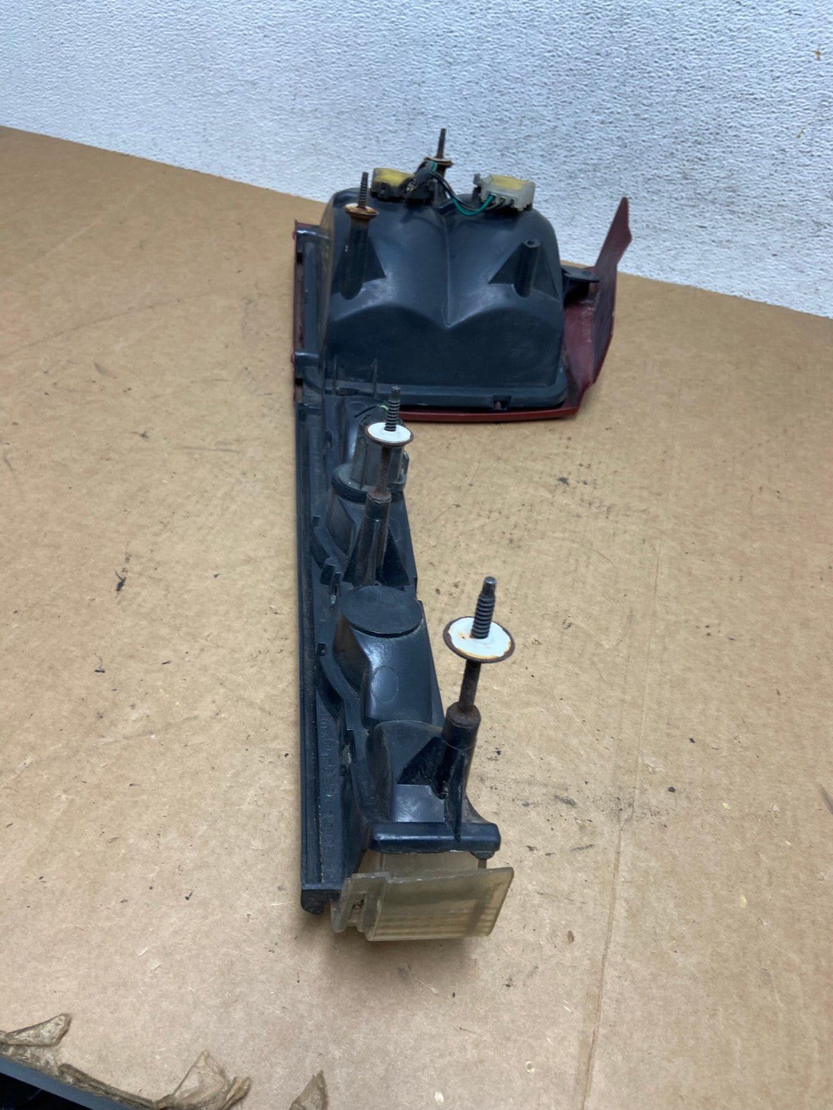 1991-1996 Oldsmobile Cutlass Ciera Right Passsenger Tail Light AE3206 LK7
