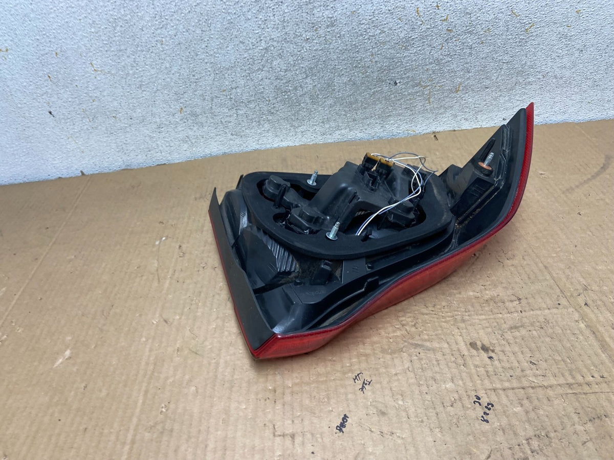 2007 - 2013 Volvo S80 Right Passenger RH Side Tail Light AI8296 DW5