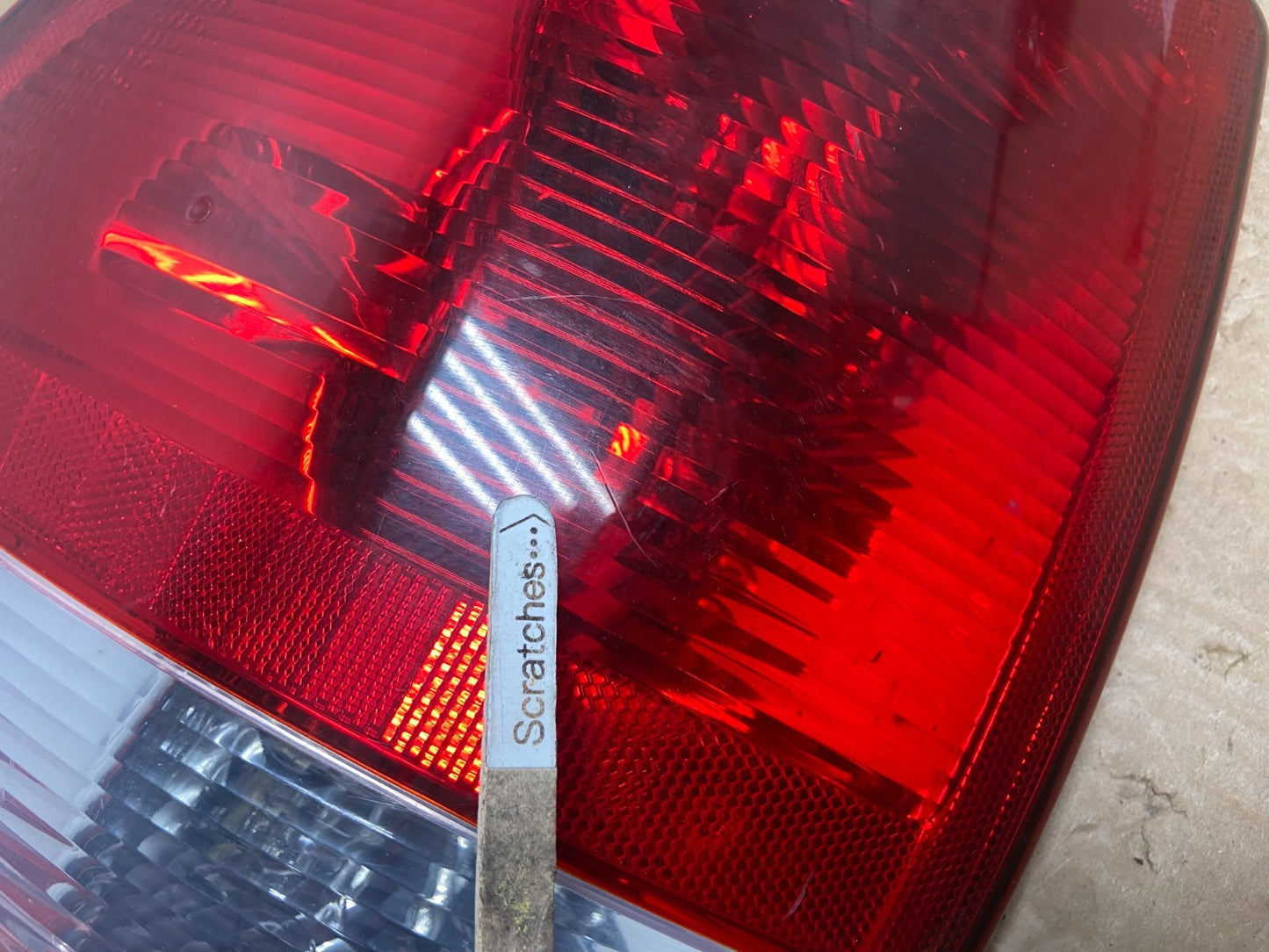 2001-2003 Dodge Grand Caravan Right Passenger RH Side Tail Light AF8114 DW3