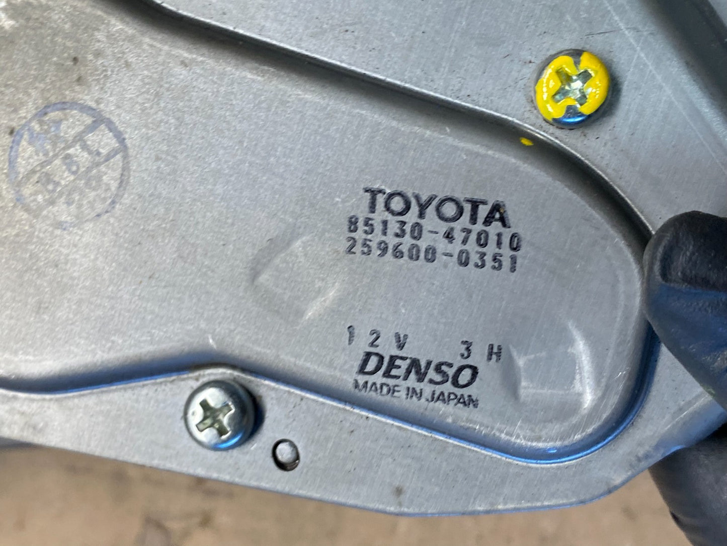 2004 to 2009 Toyota Prius Rear Wiper Windshield Motor R8842 DG5