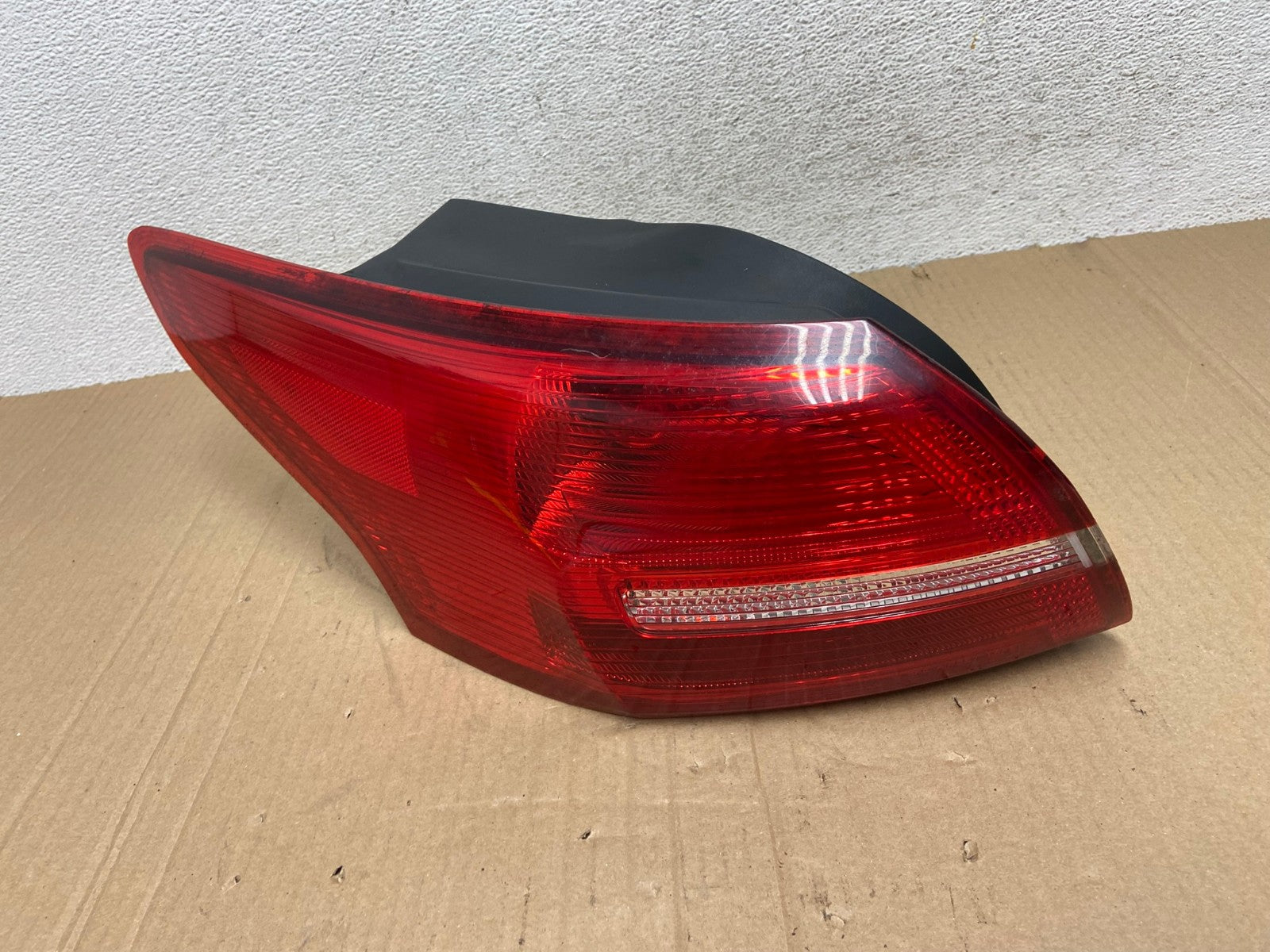 2015 - 2018 Ford Focus Sedan Left Driver LH Tail Light AE8917 LK0