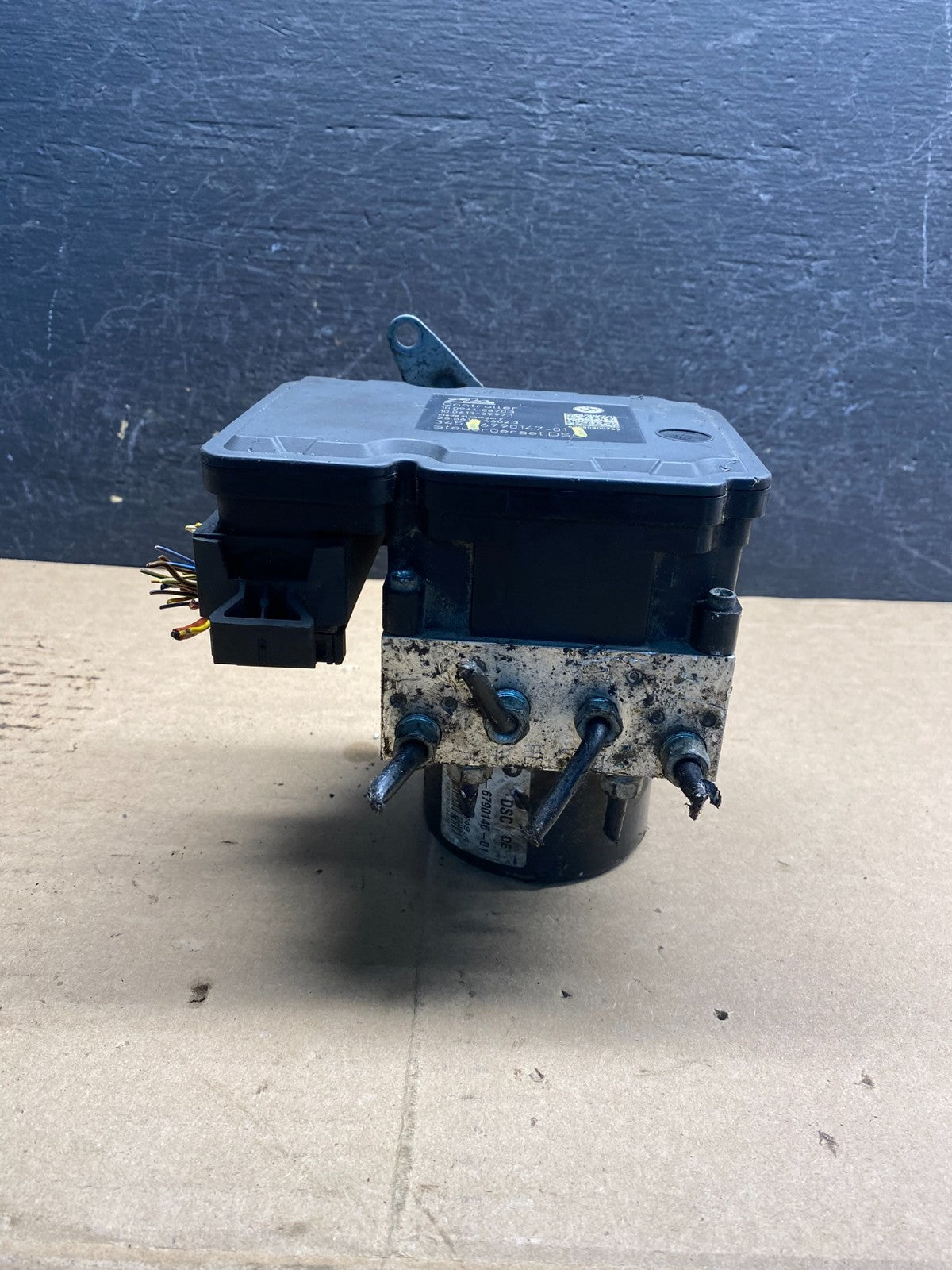 2009–2013 BMW E90, E91, and E92 ABS Anti-Lock Brake Pump Module AE9991 DG1