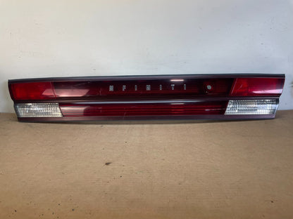 1996 to 1997 Infiniti i30 Rear Trunk Center Panel Tail Light AF8780 DG0