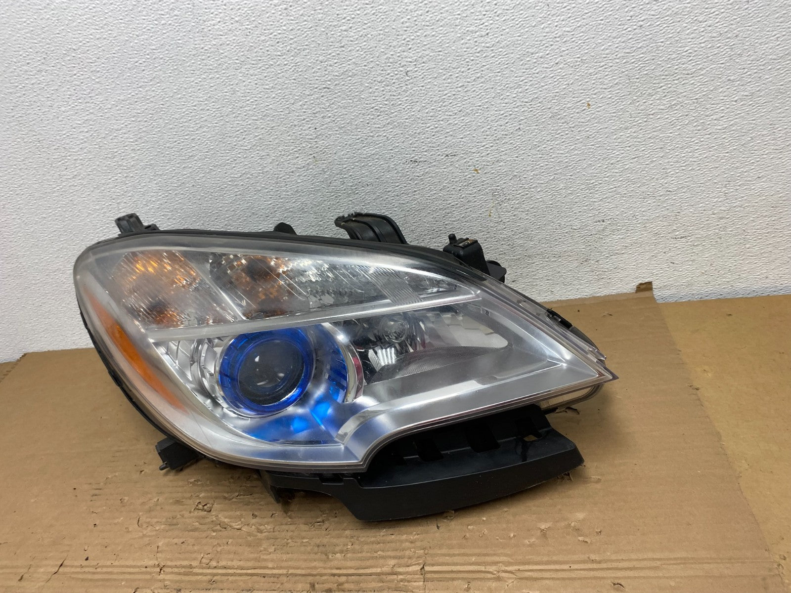 2013 - 2016 Buick Encore Right Passenger RH Side Halogen Headlight AD4326 DW1